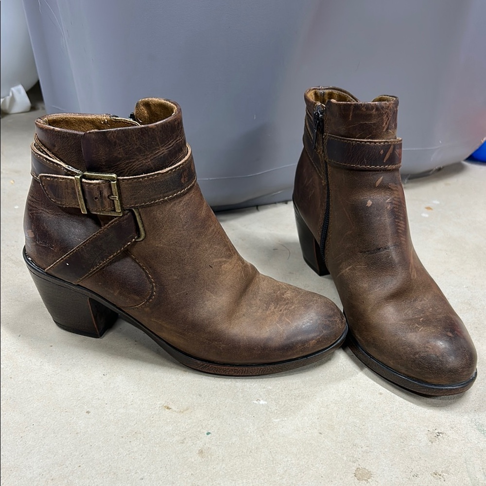boc Brown Ankle Boots with Buckle and Stacked Heel